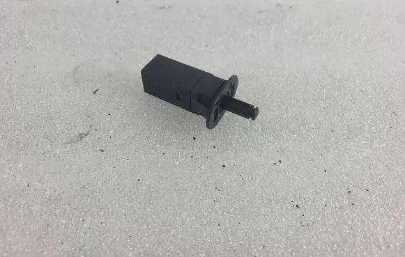 BMW 7 E65 E66 Fuel tank opening switch 82289392