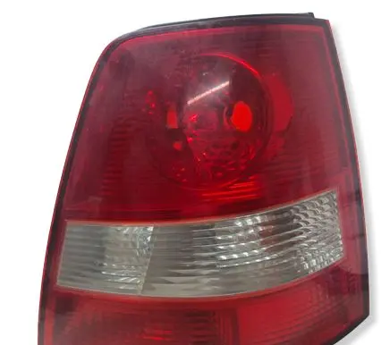 KIA Sorento Rear/tail lights E138362