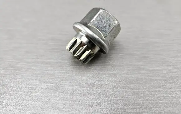BMW 3 E90 E91 Anti-theft wheel nuts and lock 6765543 36136765543 0406355