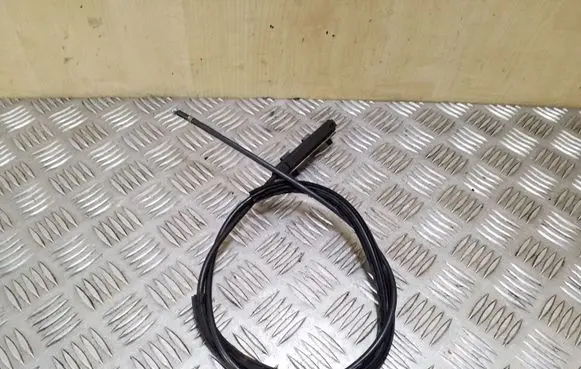 Volkswagen PASSAT B7 Engine bonnet/hood lock release cable 