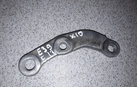 BMW 5 E39 Sway bar bush bracket, front 31351091988 1091988