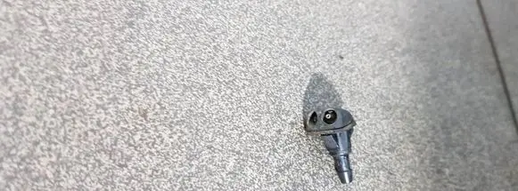 Mitsubishi L200 Windshield washer spray nozzle 