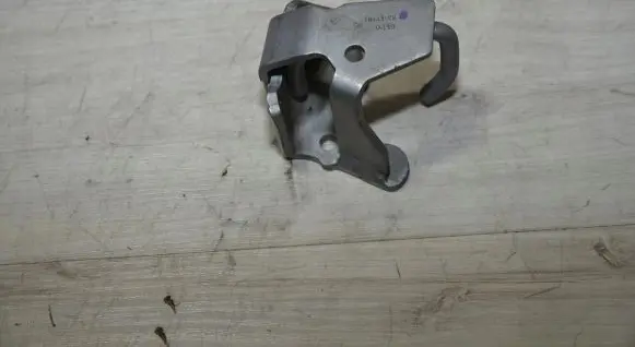 Peugeot Partner III Fuel pump bracket 983109660319