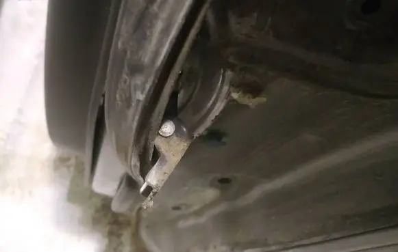 Mazda 3 I Rear door check strap stopper 