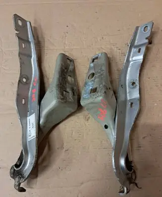 Peugeot 308cc Engine bonnet/hood hinges 9656739580 9656739680