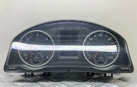 Speedometer (instrument cluster)