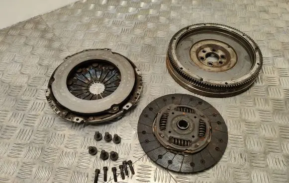 Volkswagen Golf VII Clutch set kit 04L141031