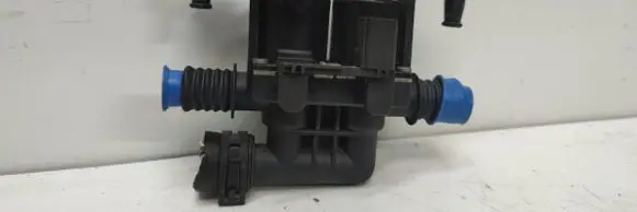 BMW 5 E60 E61 Coolant heater control valve 6411693170801