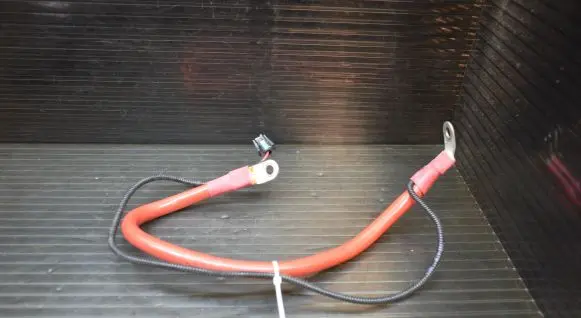 BMW 5 E60 E61 Positive cable (battery)