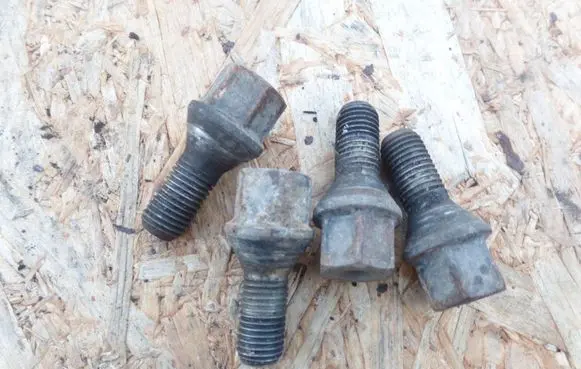 Opel Corsa D Nuts/bolts 