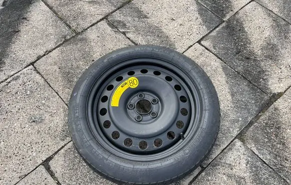Chrysler 300C R18 spare wheel 
