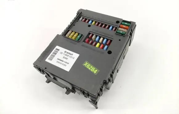 Smart ForTwo I MC01 Fuse module 0011868V013 5WK45090