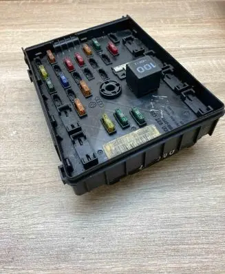 Volkswagen PASSAT B6 Fuse module 3C0937125 63592777