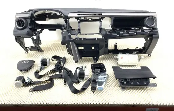Toyota RAV 4 (XA40) Dashboard 