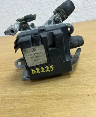 Mercedes-Benz E W210 Other control units/modules A0001590504 D8225