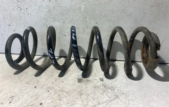 Peugeot 3008 I Rear coil spring