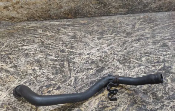 Mercedes-Benz S W220 Engine coolant pipe/hose