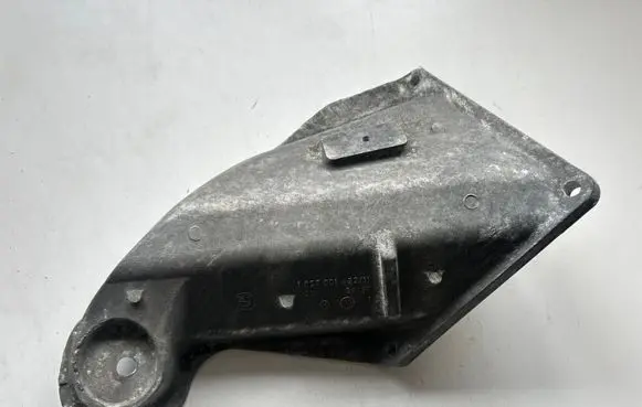 BMW X5 E53 Engine mounting bracket 1097001