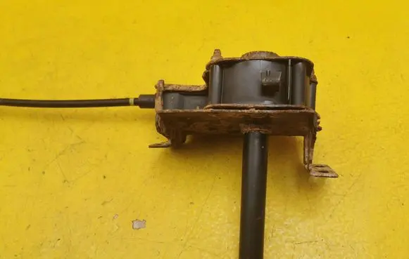 Mercedes-Benz V Class W447 Spare wheel mounting bracket A6394000339