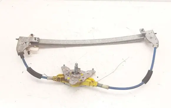 Rear door manual window regulator