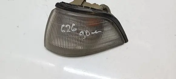 Mazda 626 Front indicator light 21061257