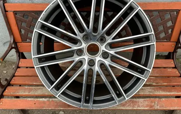 Porsche Panamera (971) R21 alloy rim 