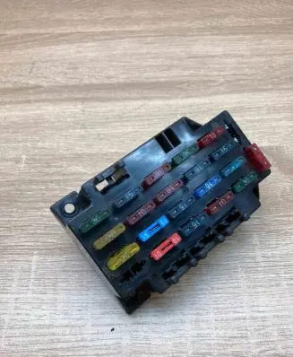 Peugeot 607 Fuse box set 2K01W67040 9709265087