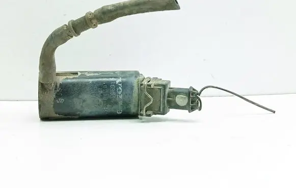 Volvo V70 Windscreen/windshield washer pump
