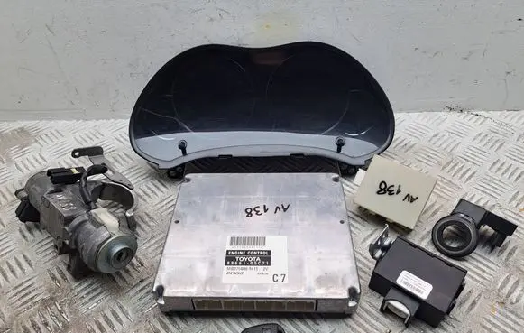 Toyota Avensis T250 Engine ECU kit and lock set 8380005C00 8380005C00C MB2574305297