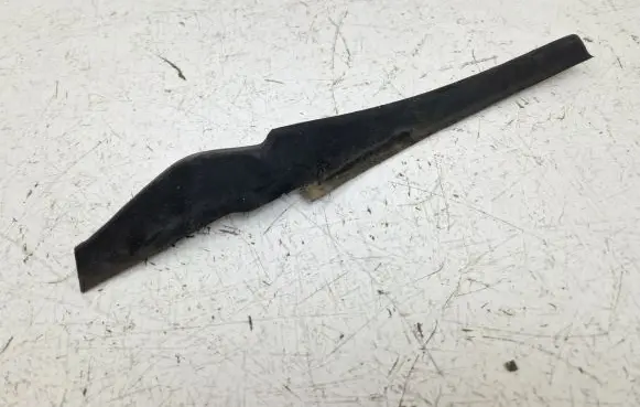 Ford Escape IV Windshield trim LJ6BS020A26 LJ6BS020A26AC