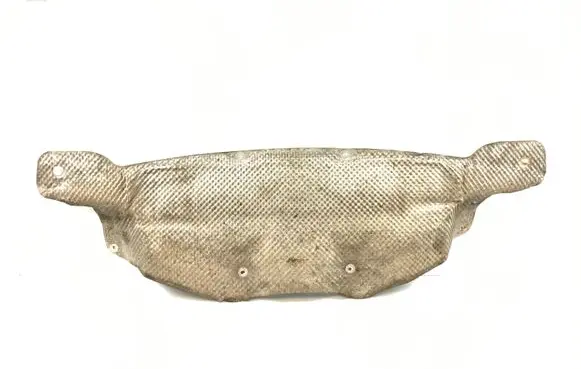 Volkswagen Touareg II Heat shield in engine bay 