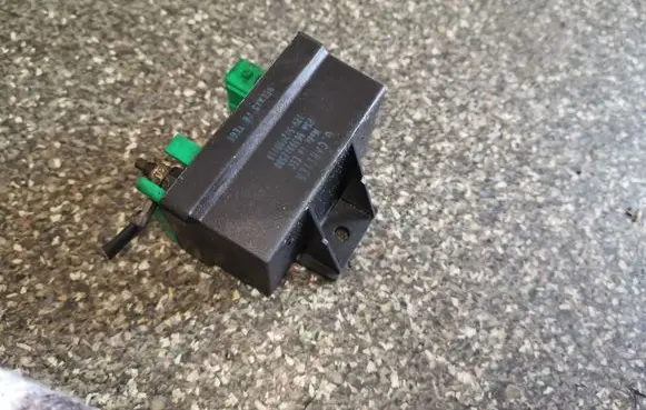 Peugeot 206 Glow plug pre-heat relay 9639912580