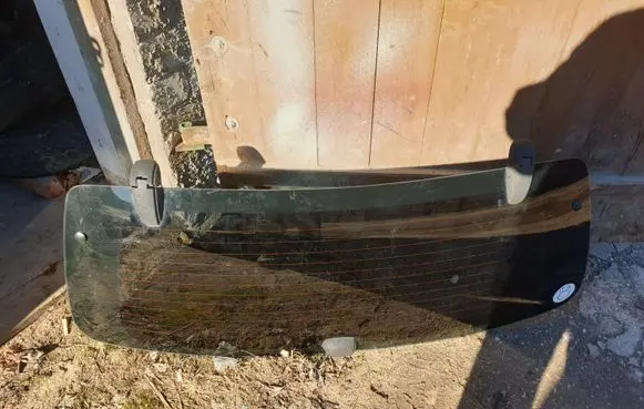KIA Sorento Opening tailgate glass 
