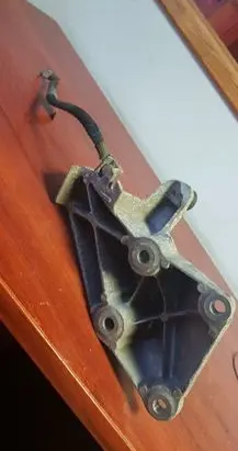 BMW 1 E81 E87 Engine mounting bracket 6776529
