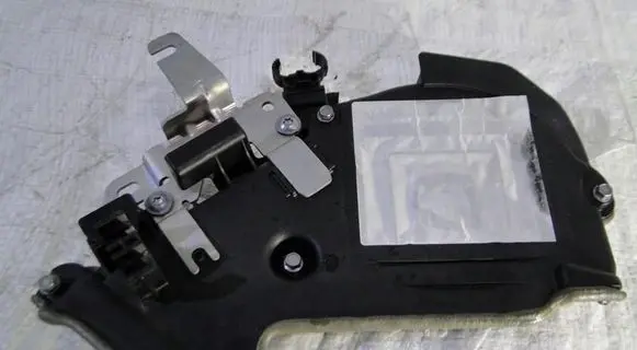 Opel Crossland X Timing belt guard (cover) 9805237280
