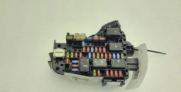 Nissan Micra K14 Fuse box set V5FB4B 1074A