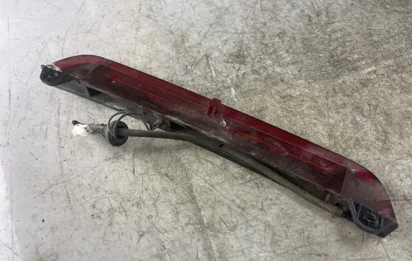 Mitsubishi Grandis Third/center stoplight