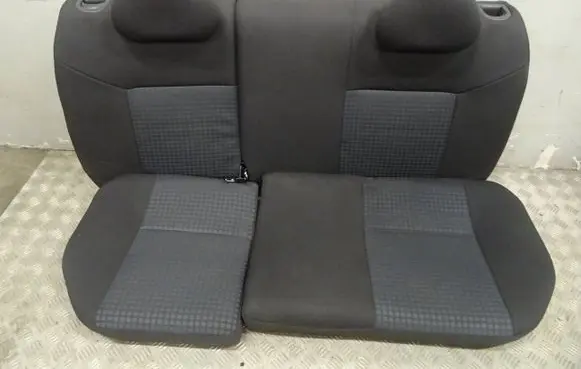 Opel Corsa C Second row seats