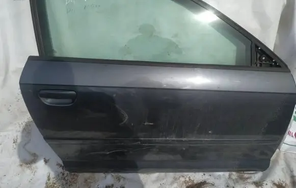 Audi A3 S3 8P Front door pilkos