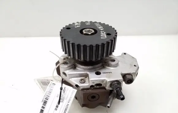Opel Astra H Fuel injection high pressure pump 0445010086