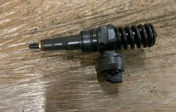 Audi A3 S3 8L Fuel injector 038130073AG