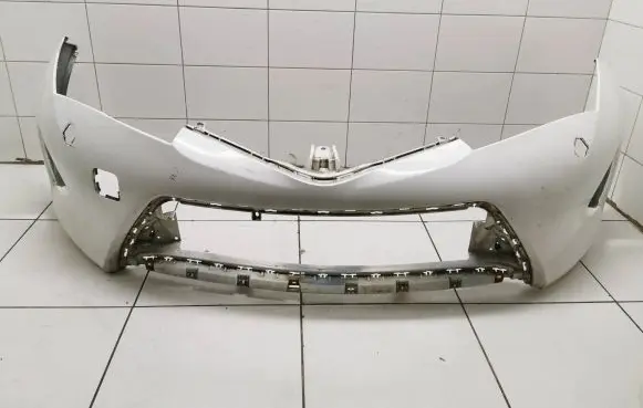 Toyota Auris E180 Front bumper 7d90