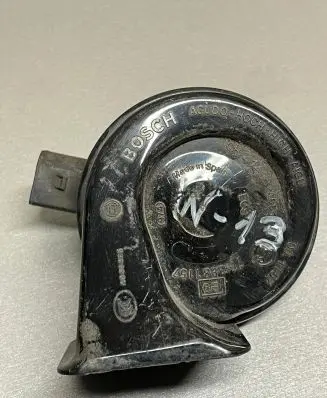 Volkswagen Golf V Horn signal A046466