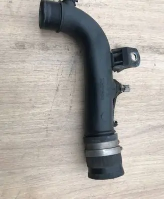Toyota Corolla Verso AR10 Intercooler hose/pipe 173620R011