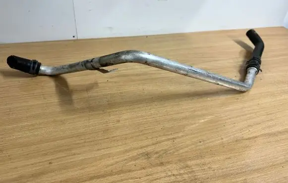 Volkswagen Touareg II Engine coolant pipe/hose 7P0819911A
