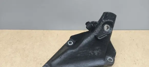 BMW 7 E65 E66 Engine mounting bracket 6770005