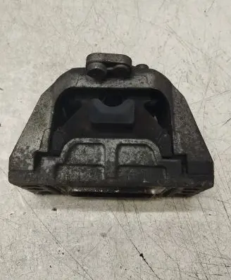 Volkswagen Golf IV Engine mount bracket 7D0199262BF