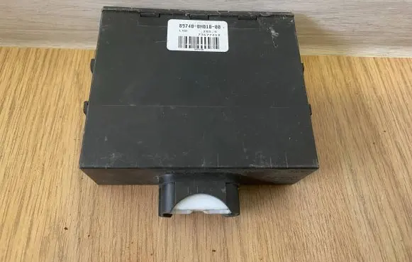 Toyota Aygo AB10 Comfort/convenience module 897400H01000 73677412