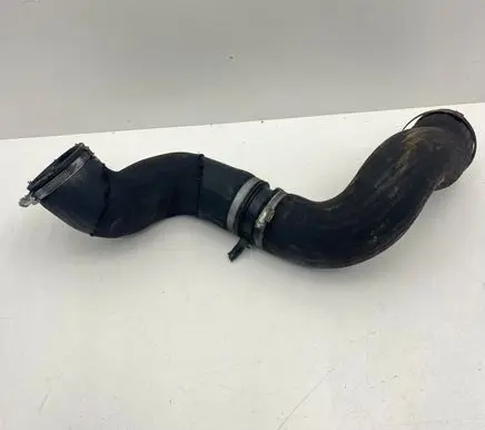Volvo V60 Intercooler pipe mounting bracket 30792884