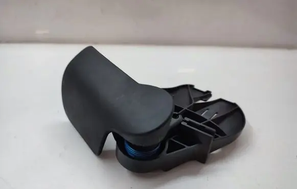 Engine bonnet (hood) release handle